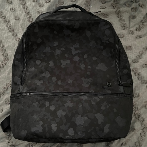 Lululemon Backpack 17L Black